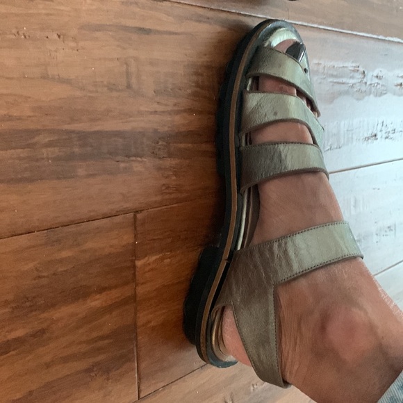 Robert clergerie sandal.will fit 6 also - Picture 5 of 5